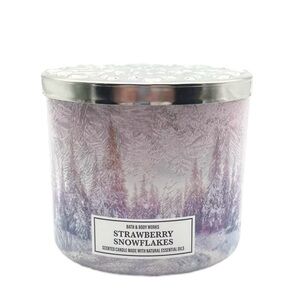 BATH AND BODY WORKS STRAWBERRY SNOWFLAKES LARGE 3 WICK 14.5 oz CANDLE New